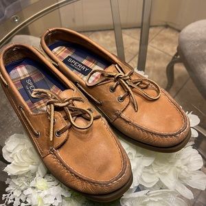 Woman's Sperrys